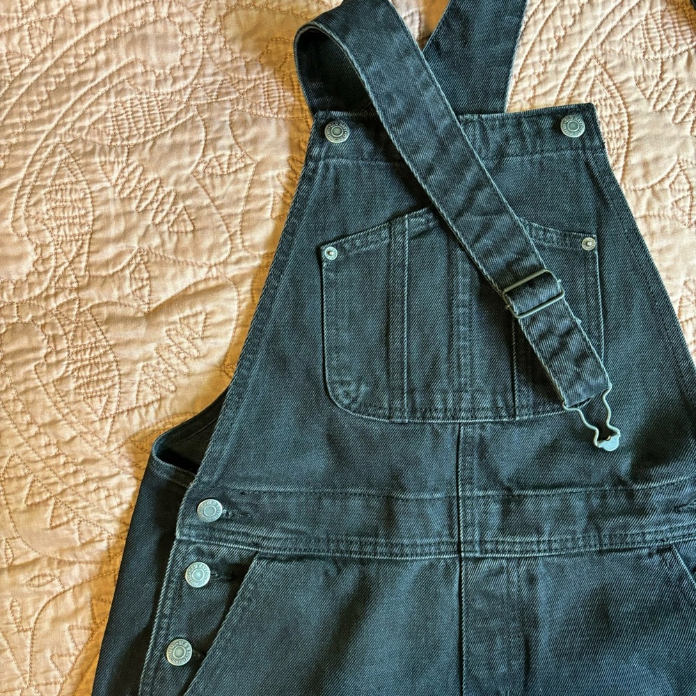 Old Navy black overalls shorts - Picture 2 of 7